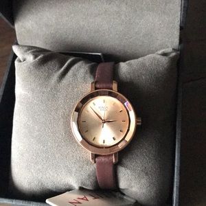 Women’s *NEW* wristwatch